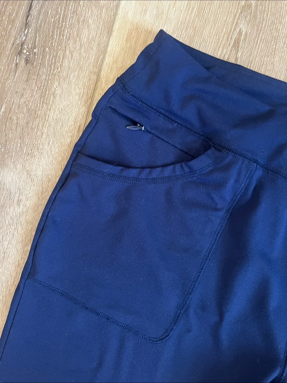 Lands' End Sport - Navy Pull-On Cropped Pants with Pockets, Great Condition! - Picture 5 of 14